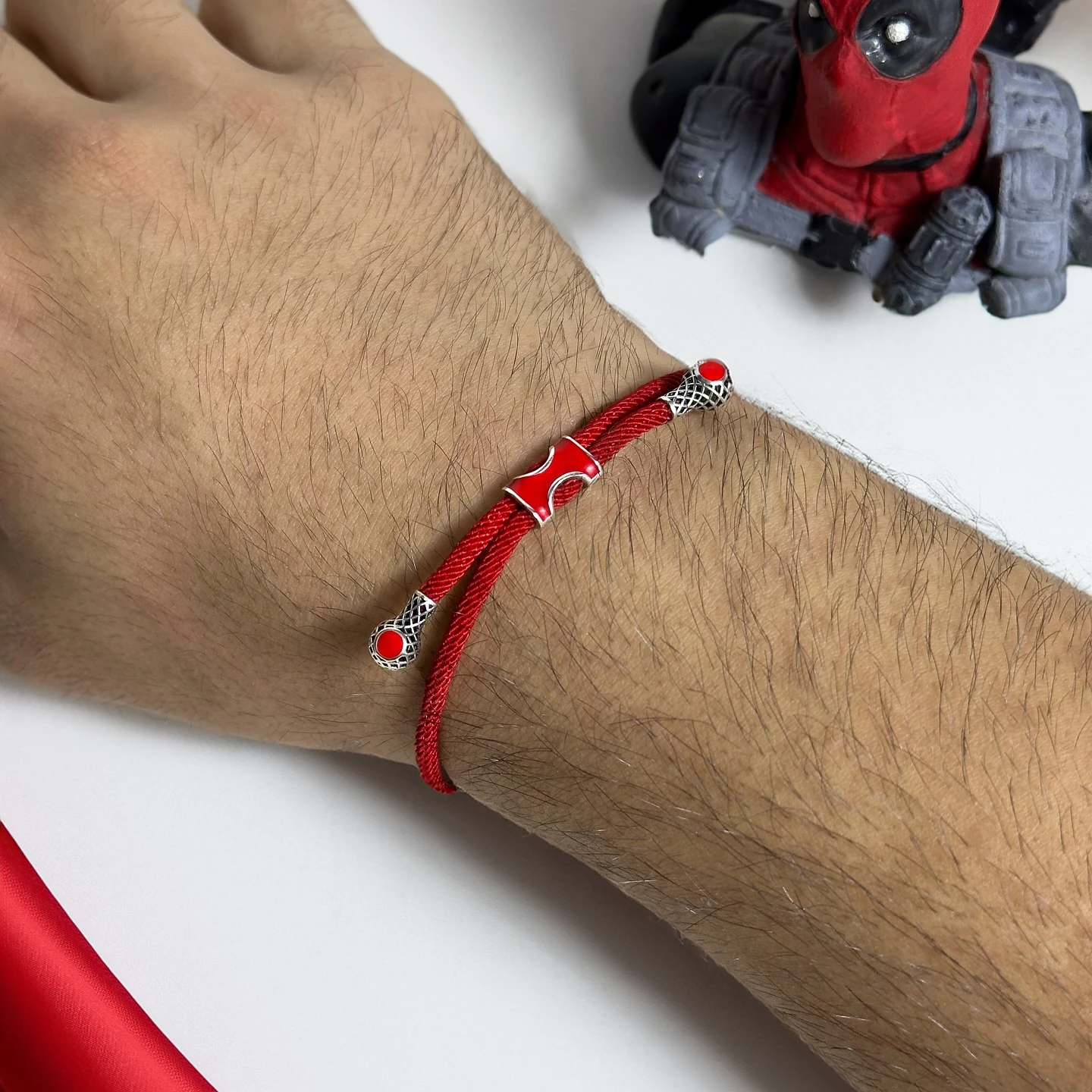 bileklik_resim_kırmızı bileklik