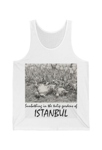 İstanbul'un Lale Bahçelerinde Güneşlenme Keyfi | Karakalem tasarım Baskılı Kolsuz T-Shirt