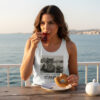 kahvaltıda_cay_ve_simit_yiyen_kadin